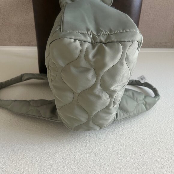 Samantha Brown To-Go Quilted Travel Hobo with Crossbody Bag SAGE nwt - Picture 9 of 16